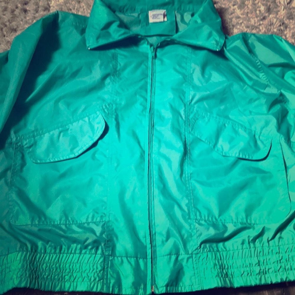 3/$20 90’s Vibes Vintage windbreaker